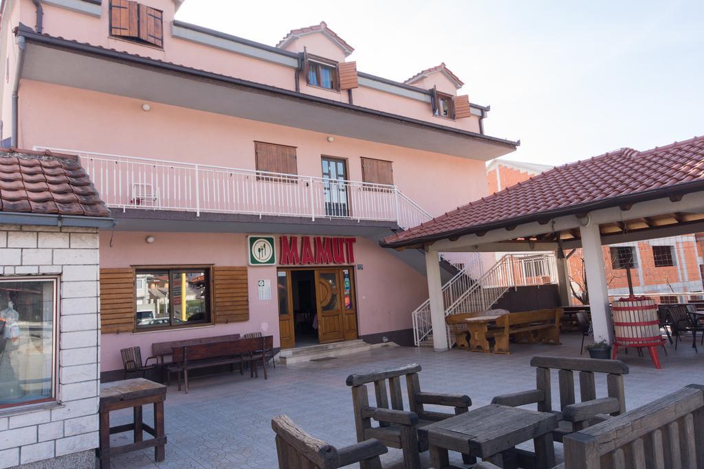 Guest House Mamut คาชเตลา ภายนอก รูปภาพ