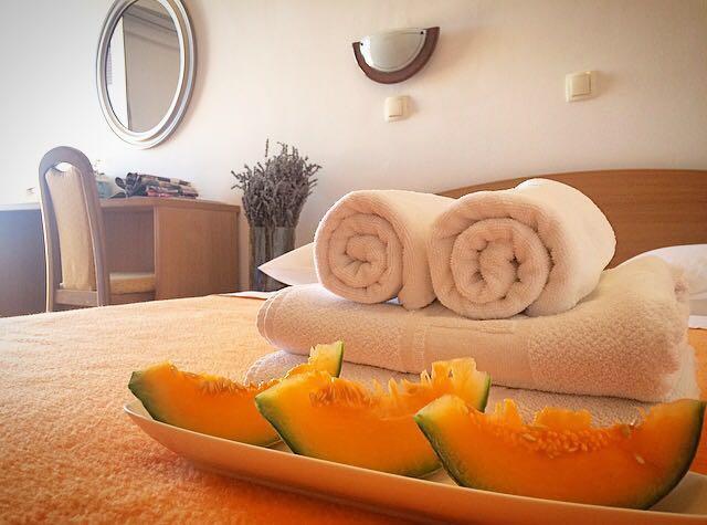 Guest House Mamut คาชเตลา ภายนอก รูปภาพ