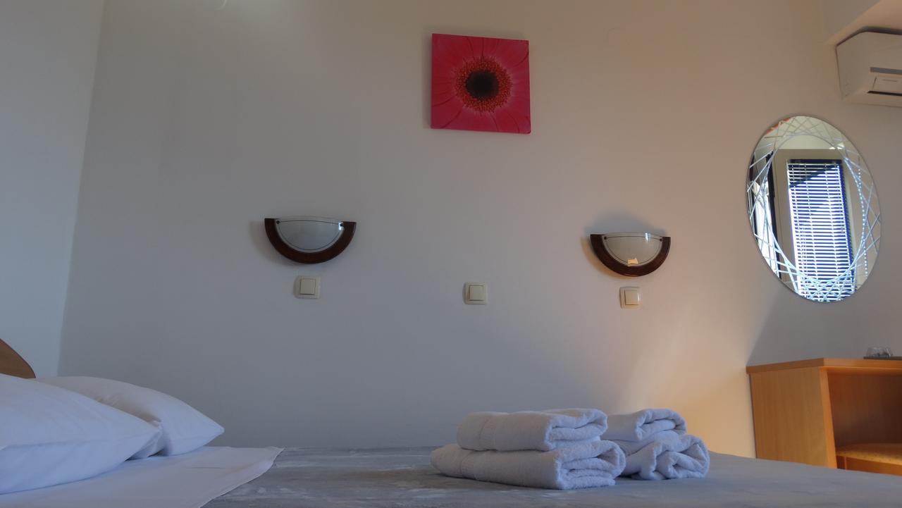 Guest House Mamut คาชเตลา ภายนอก รูปภาพ