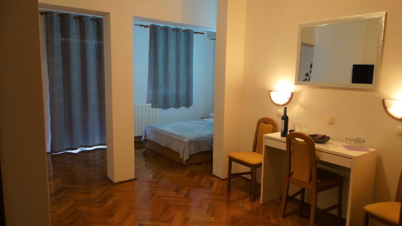 Guest House Mamut คาชเตลา ภายนอก รูปภาพ
