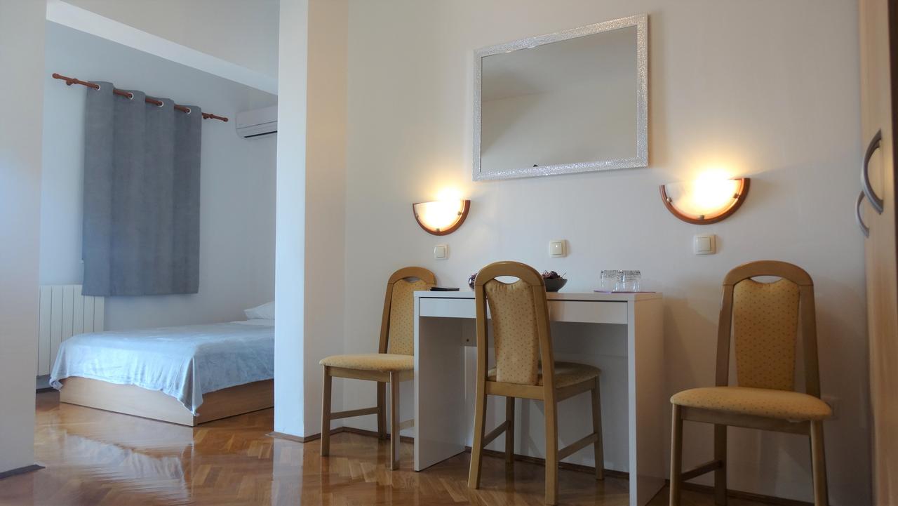 Guest House Mamut คาชเตลา ภายนอก รูปภาพ