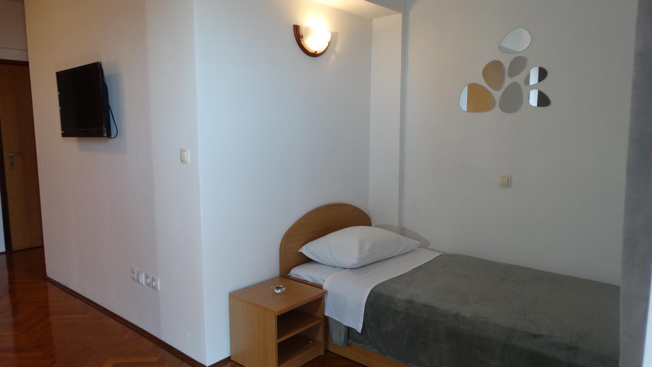 Guest House Mamut คาชเตลา ภายนอก รูปภาพ