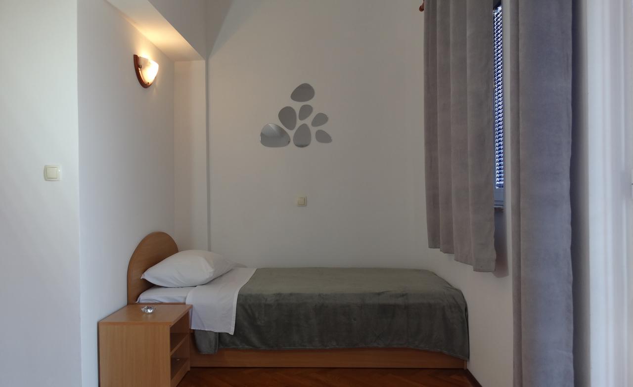 Guest House Mamut คาชเตลา ภายนอก รูปภาพ