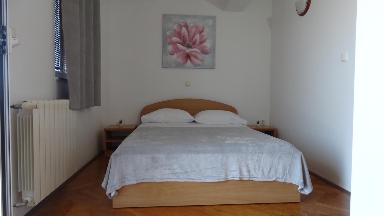 Guest House Mamut คาชเตลา ภายนอก รูปภาพ