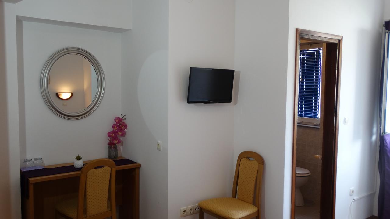 Guest House Mamut คาชเตลา ภายนอก รูปภาพ