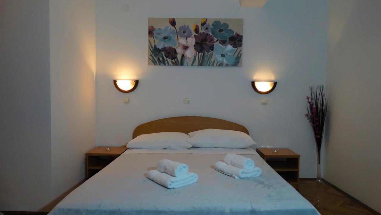 Guest House Mamut คาชเตลา ภายนอก รูปภาพ